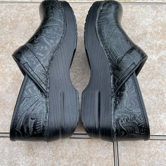 Dansko PROFESSIONAL TOOLED LEATHER CLOG - Picture 4 of 7